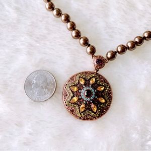 Necklace with colorful pedant